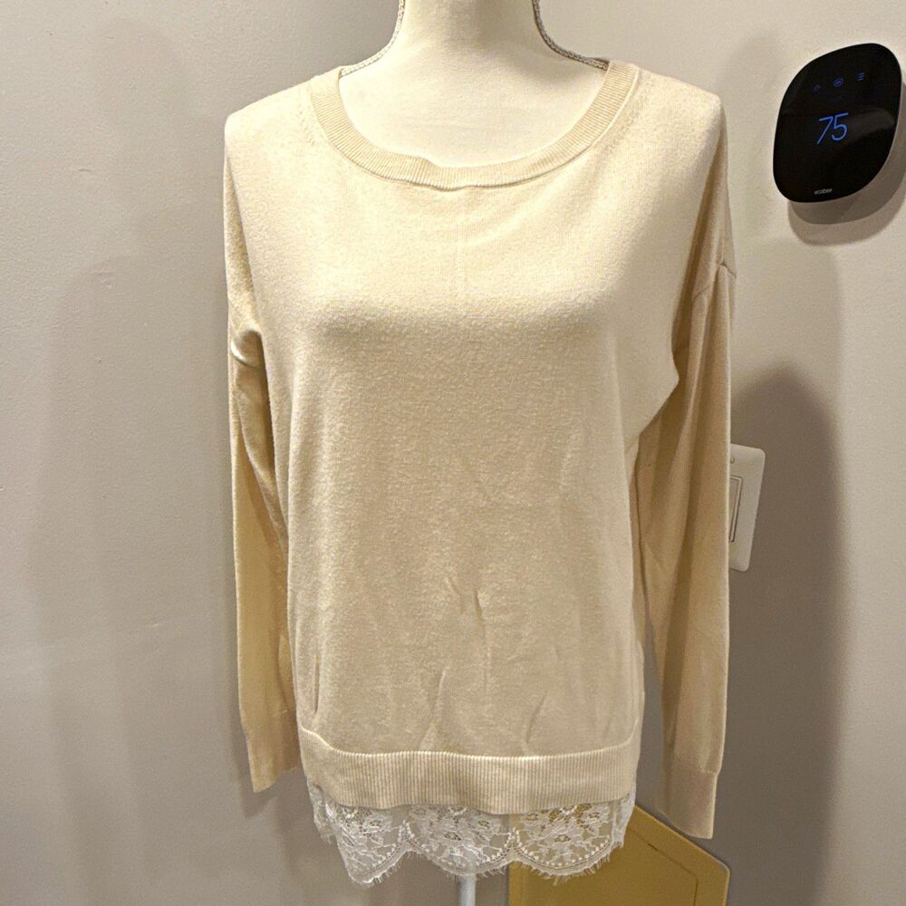 Banana Republic Women Ivory Knit Pullover Sweater Crew Neck Lace Hem Size M